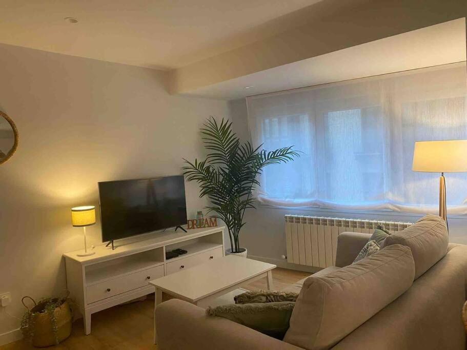 Apartamento A Estrenar En Centro Gijon. Fibra-Tv מראה חיצוני תמונה