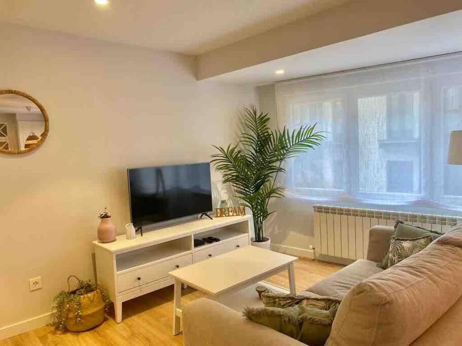 Apartamento A Estrenar En Centro Gijon. Fibra-Tv מראה חיצוני תמונה