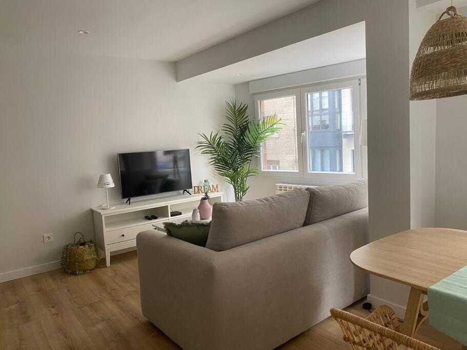 Apartamento A Estrenar En Centro Gijon. Fibra-Tv מראה חיצוני תמונה